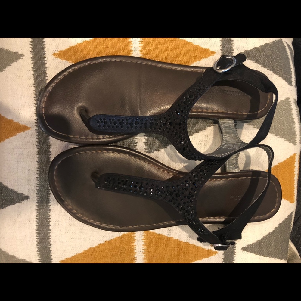 Xhilaration Black Sandals